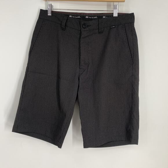 Travis Matthew Pinstripe Shorts Men’s 32 Black Pockets Embroidery Logo Golf 757 - Picture 1 of 7